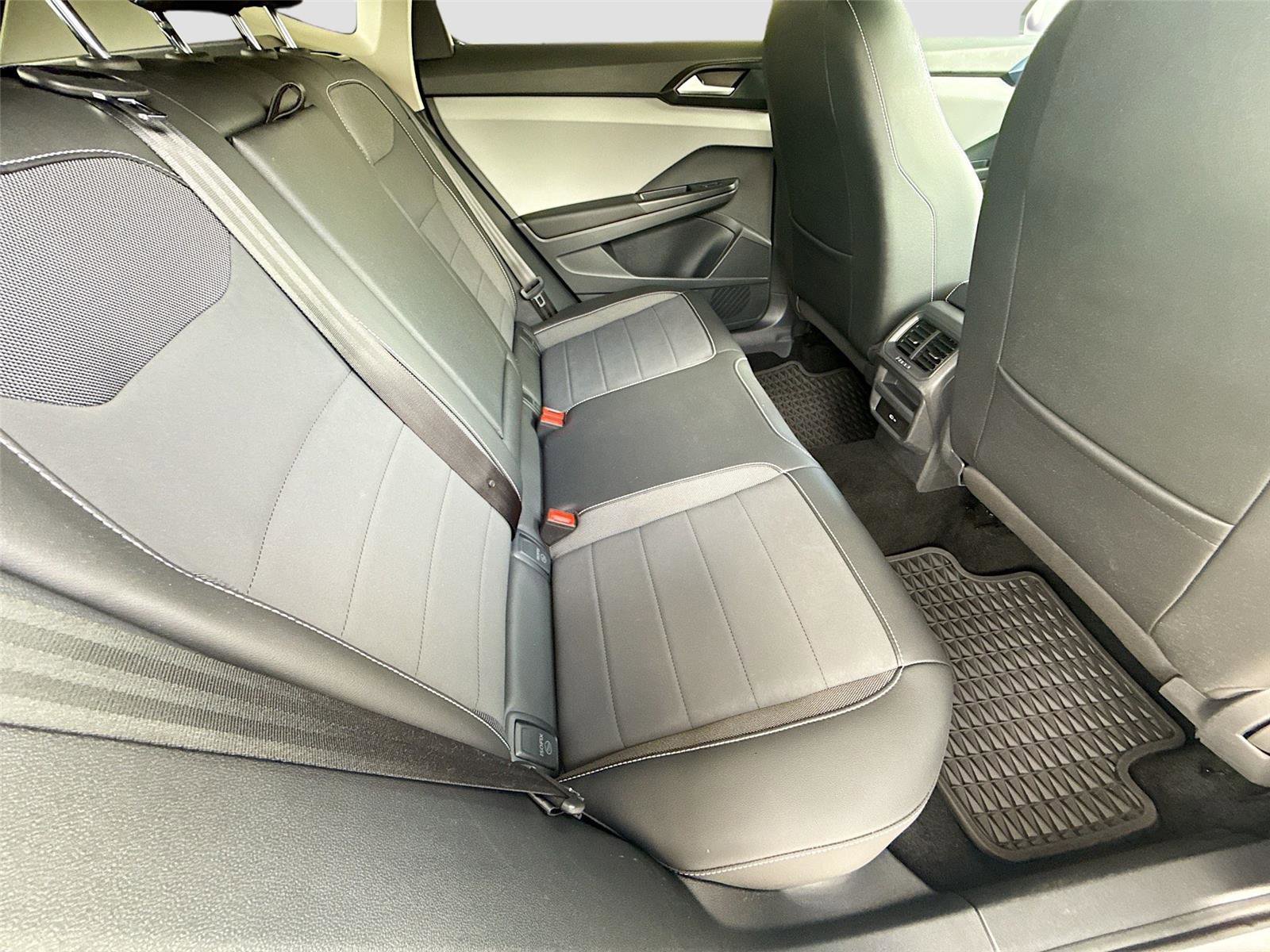 Used 2023 Volkswagen Taos SE w/ Panoramic Sunroof Package AWD/4WD image 27