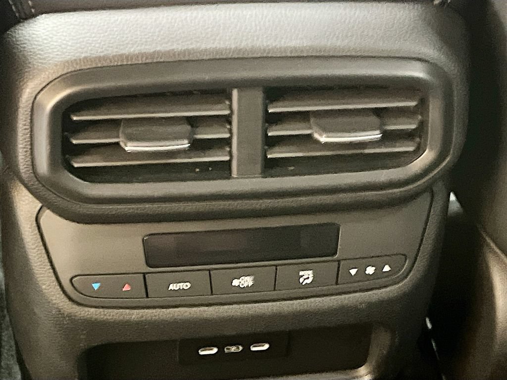 Used 2024 Honda Pilot Touring image 27