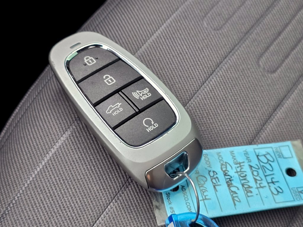 Used 2024 Hyundai Santa Cruz SEL w/ Activity Package AWD/4WD image 32