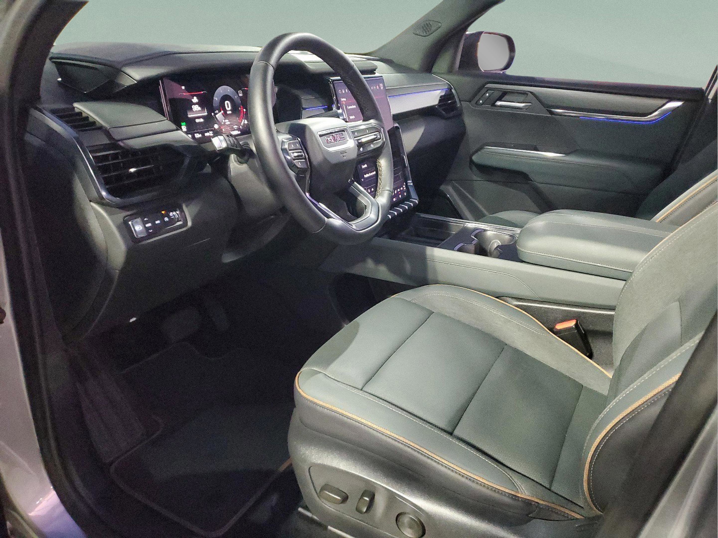 Used 2025 GMC Acadia AT4 image 17