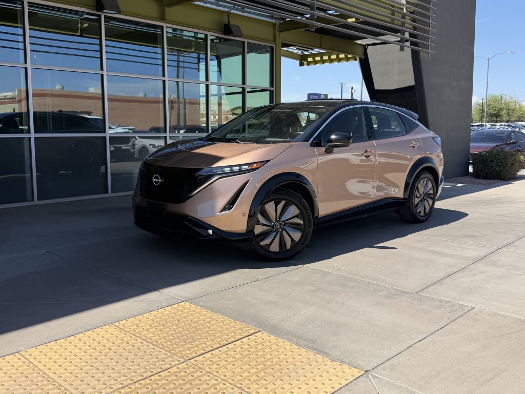 Used 2023 Nissan Ariya FWD image 1