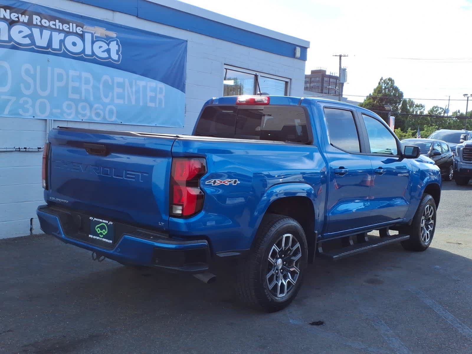 Used 2024 Chevrolet Colorado LT w/ LT Convenience Package III AWD/4WD image 6