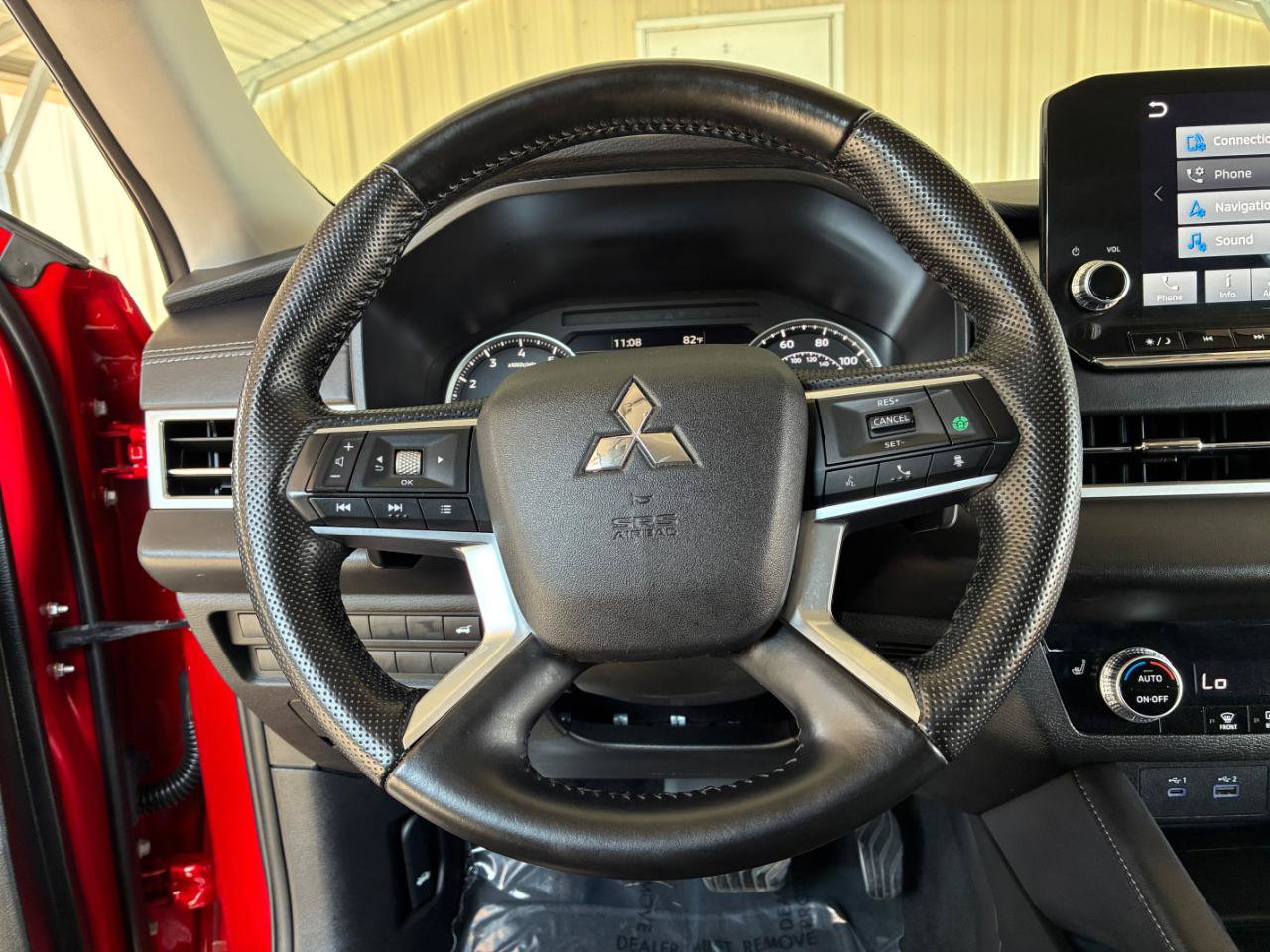 Used 2024 Mitsubishi Outlander SE FWD image 15