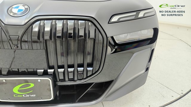 Used 2023 BMW 740i w/ Parking Assistance Package RWD image 25