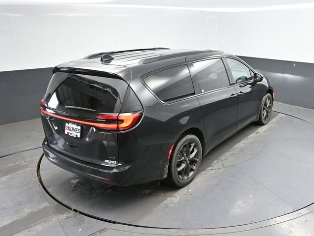 Used 2023 Chrysler Pacifica Touring-L w/ S Appearance Package AWD/4WD image 44