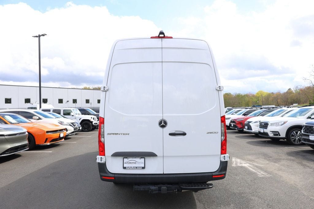 Used 2025 Mercedes-Benz Sprinter 2500 image 4