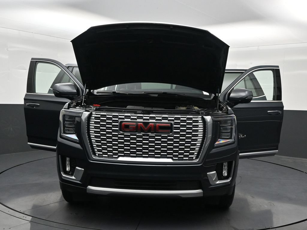 Used 2021 GMC Yukon Denali w/ Denali Premium Package AWD/4WD image 37