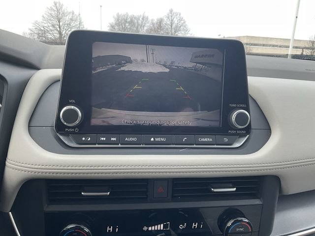 Used 2023 Nissan Rogue SV image 14