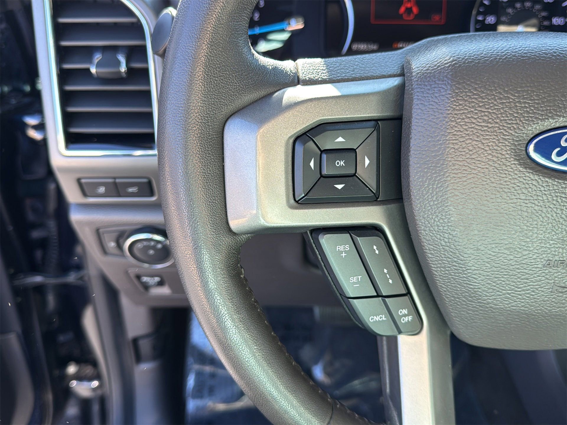 Used 2021 Ford Expedition XLT image 17