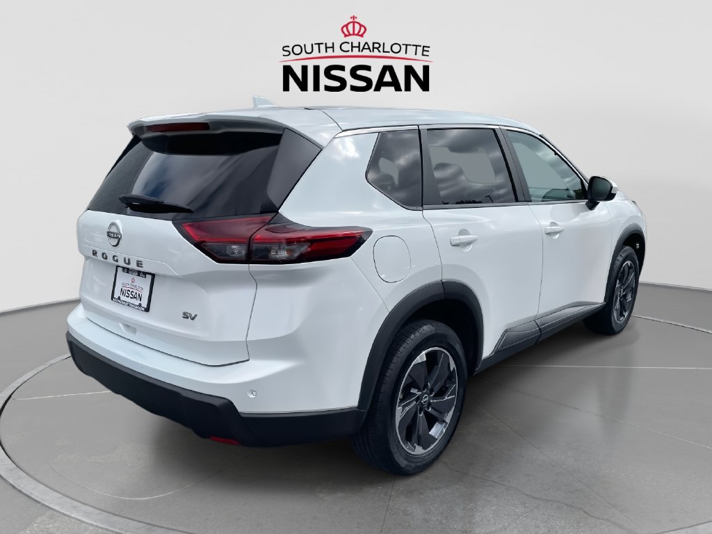 Used 2024 Nissan Rogue SV FWD image 6
