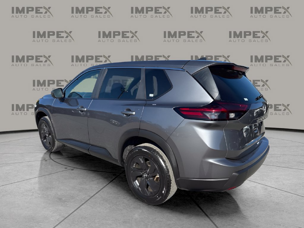 Used 2026 Nissan Rogue SV FWD image 3