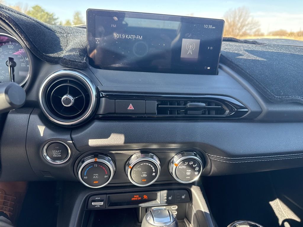Used 2025 MAZDA MX-5 Miata RF Grand Touring image 12