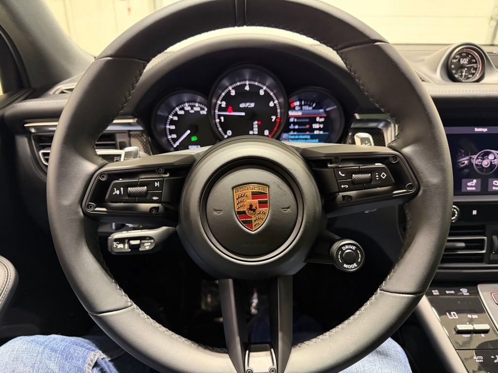 Used 2025 Porsche Macan GTS AWD/4WD image 11