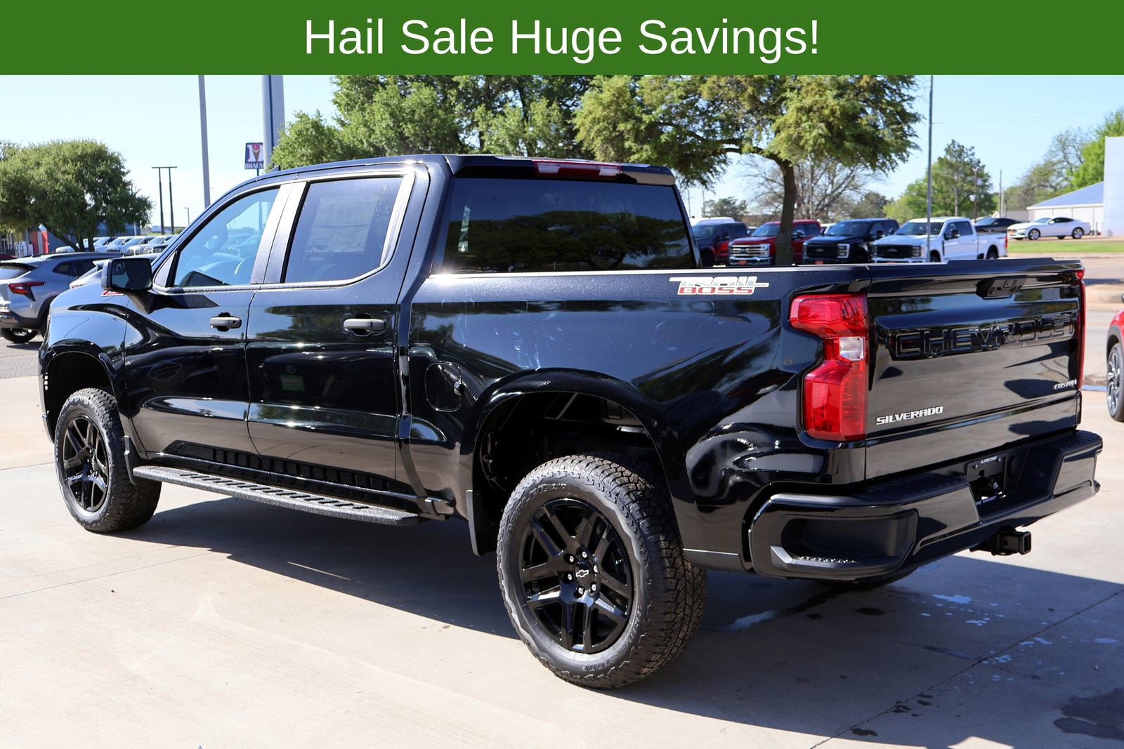 Used 2025 Chevrolet Silverado 1500 Custom Trail Boss AWD/4WD image 13