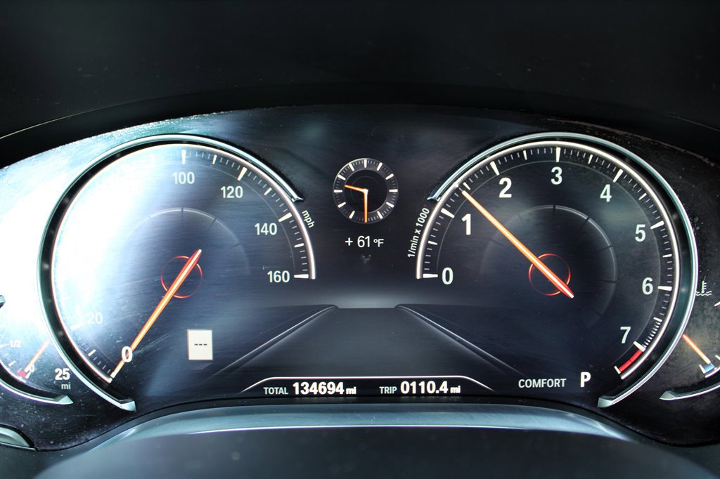 Used 2017 BMW 750i RWD image 27