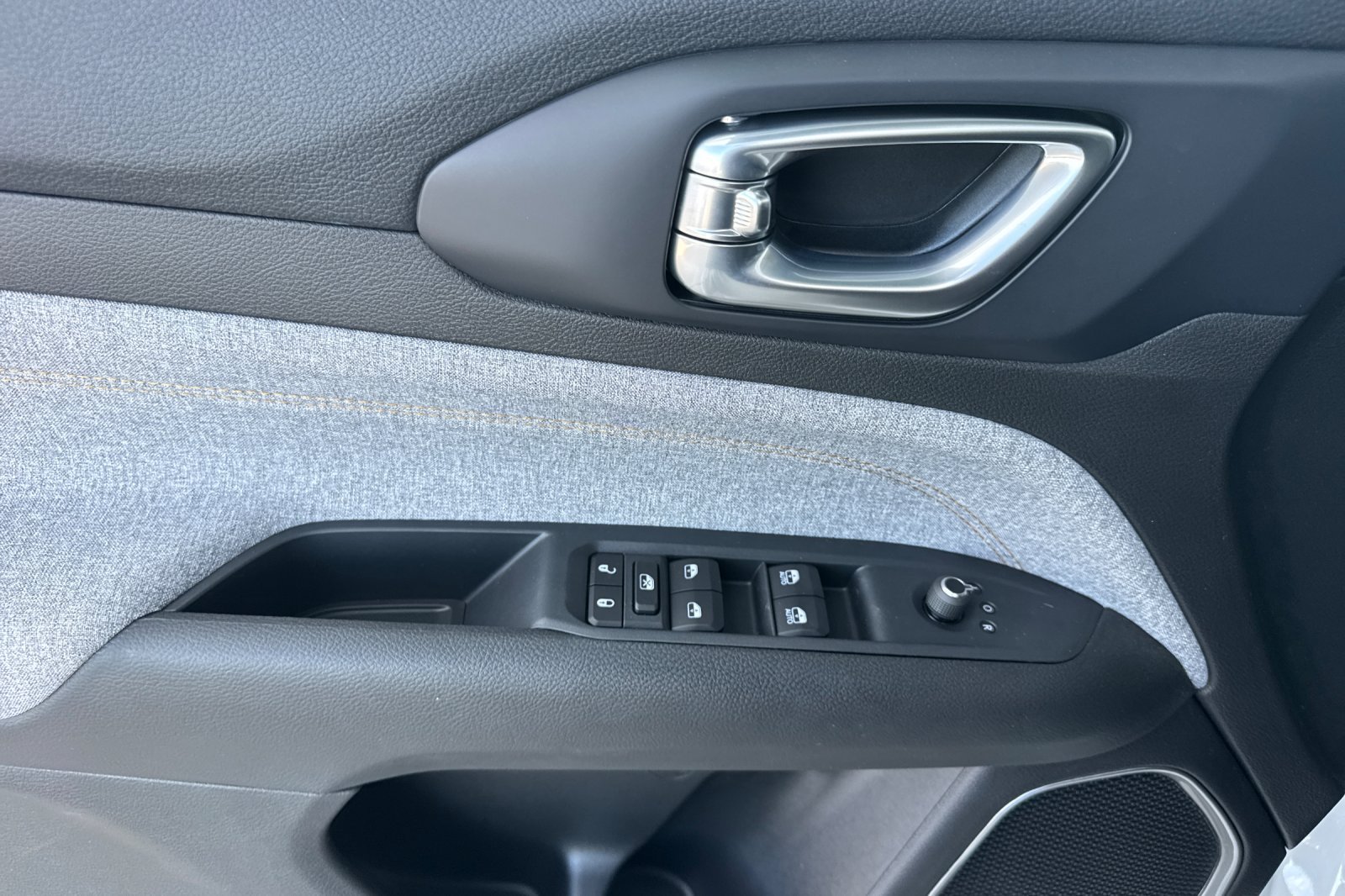 New 2026 Jeep Compass Latitude AWD/4WD image 10
