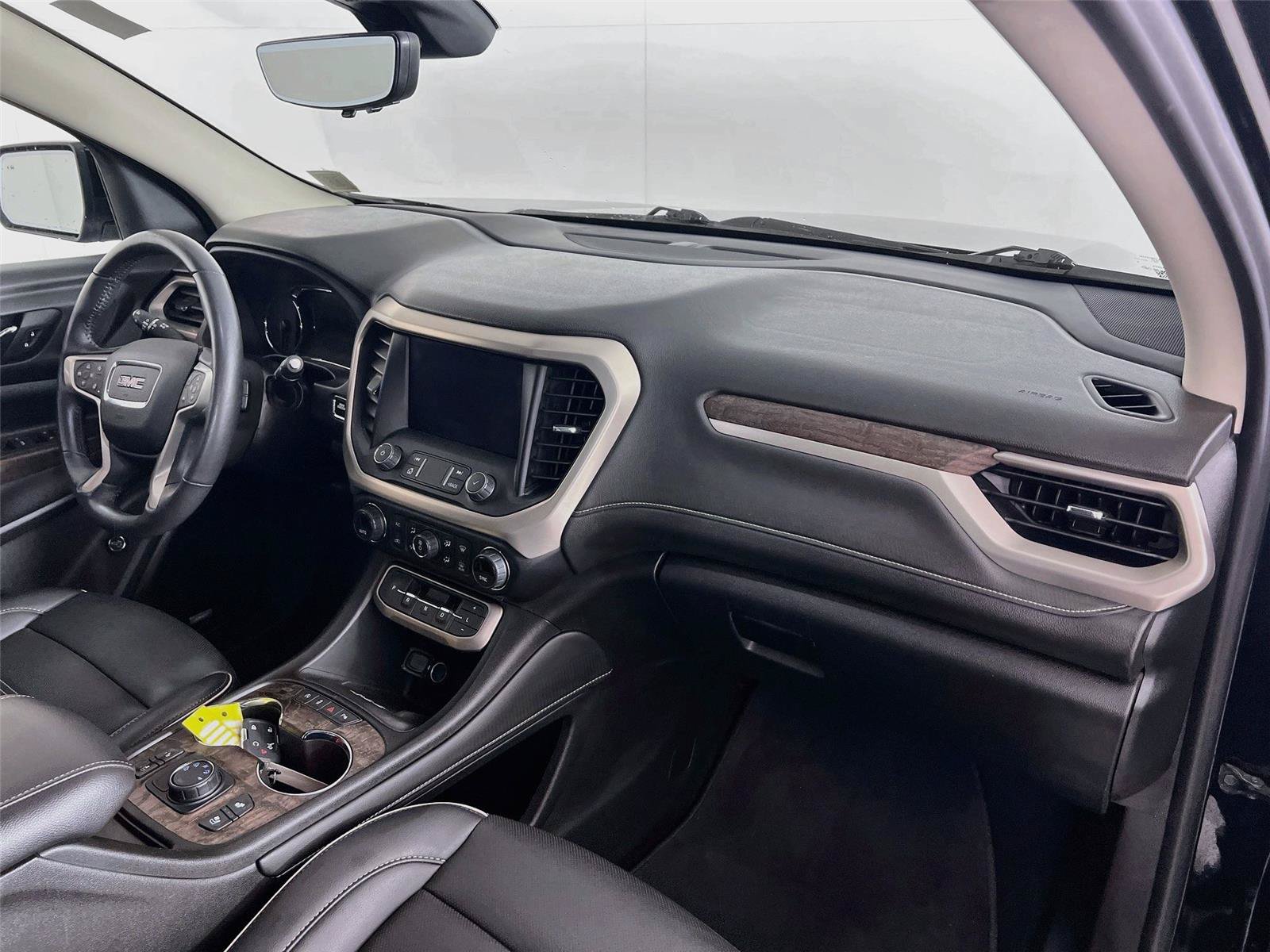 Used 2021 GMC Acadia Denali w/ Denali Ultimate Package AWD/4WD image 29