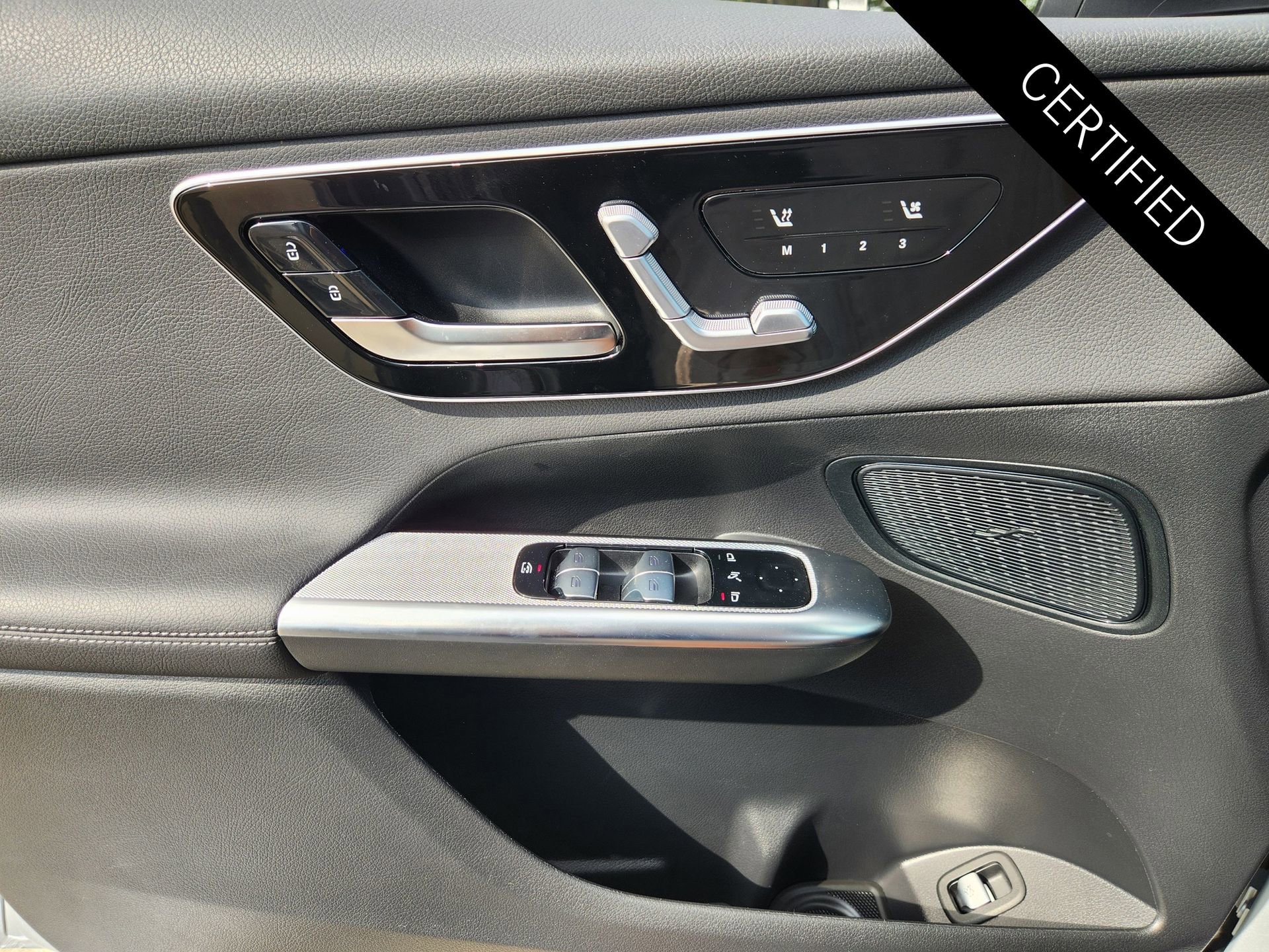 Used 2026 Mercedes-Benz GLC 300 image 24