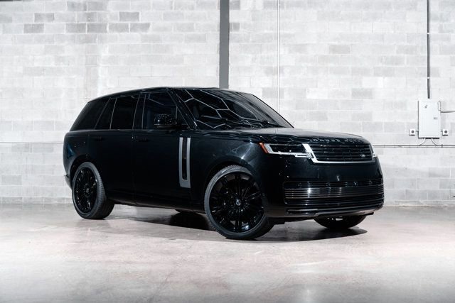 Used 2024 Land Rover Range Rover SV image 1
