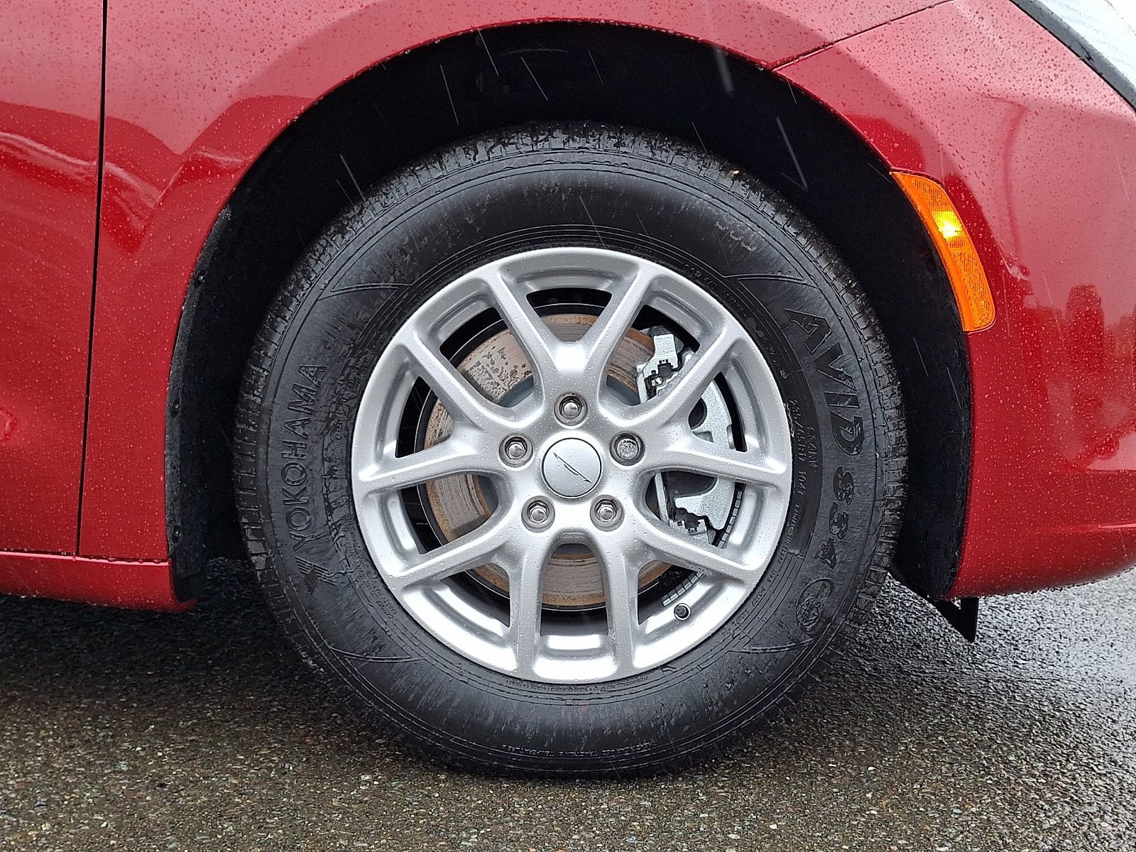 New 2027 Chrysler Pacifica Select FWD image 5