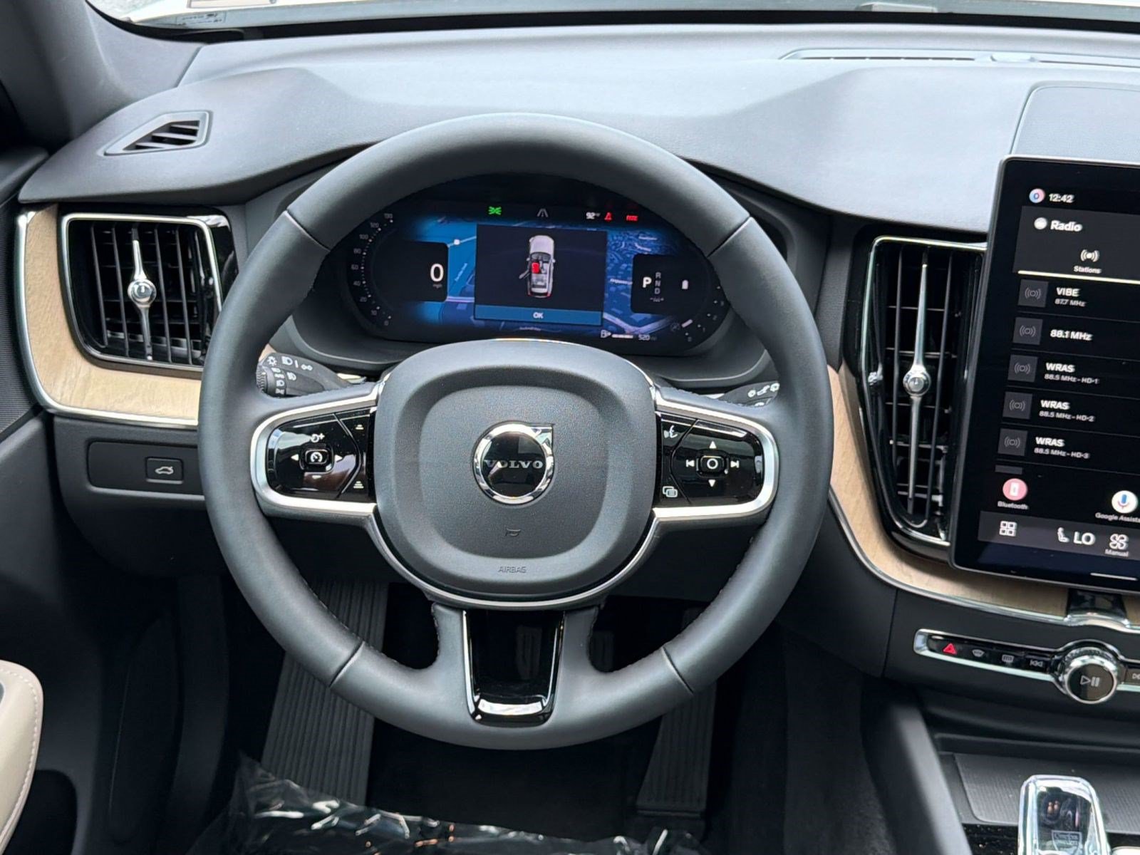New 2026 Volvo XC60 B5 Core w/ Protection Package AWD/4WD image 18