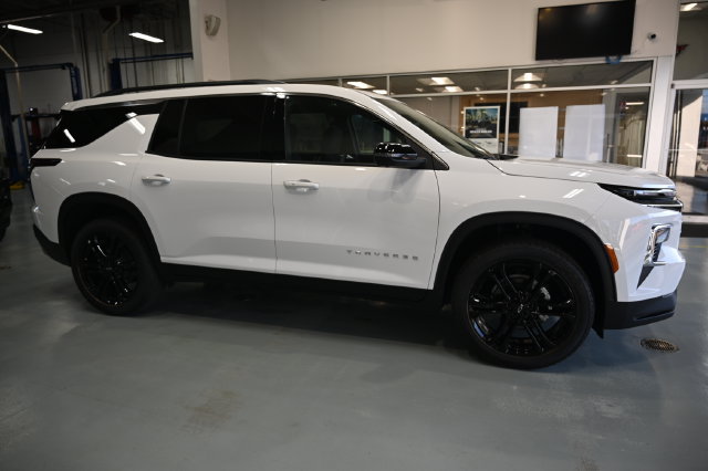 New 2026 Chevrolet Traverse LT w/ Driver Confidence Package FWD image 4