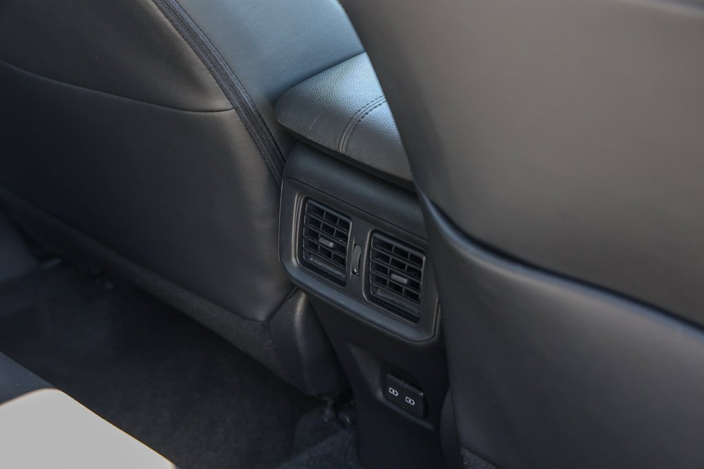 Used 2022 Toyota RAV4 XLE Premium AWD/4WD image 19