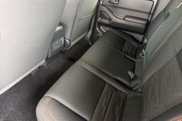 Used 2025 Nissan Frontier Pro-X RWD image 13