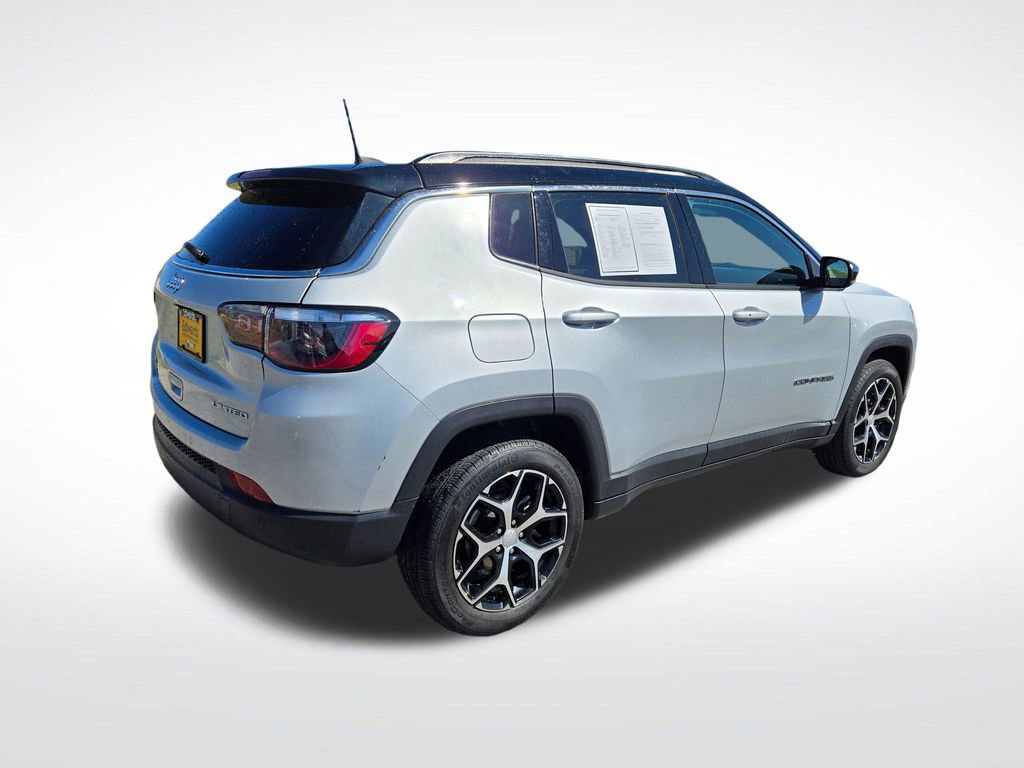 Used 2024 Jeep Compass Limited image 3