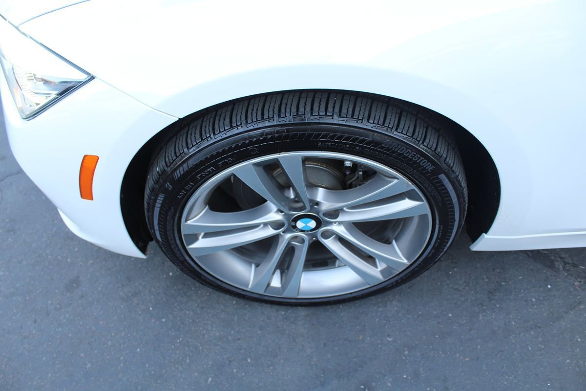 Used 2017 BMW 330i Sedan RWD image 11