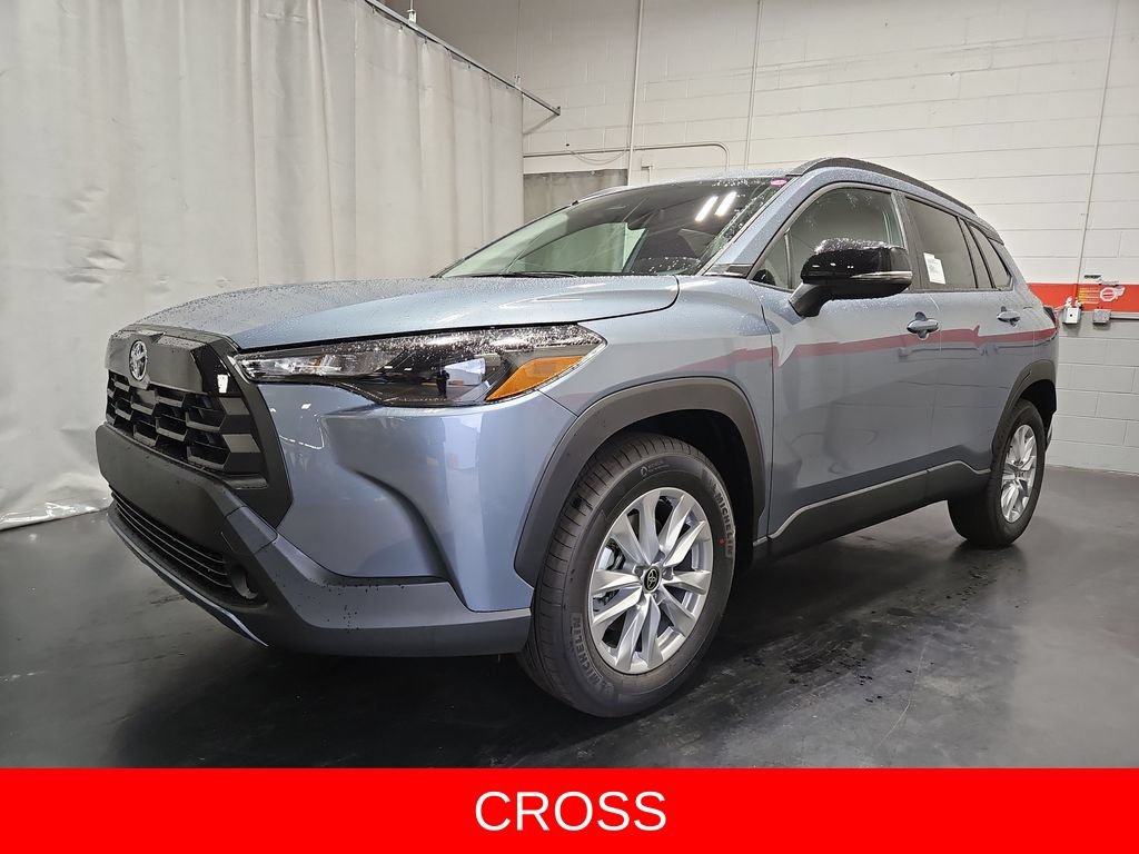 New 2026 Toyota Corolla Cross LE w/ Moonroof Package FWD image 4