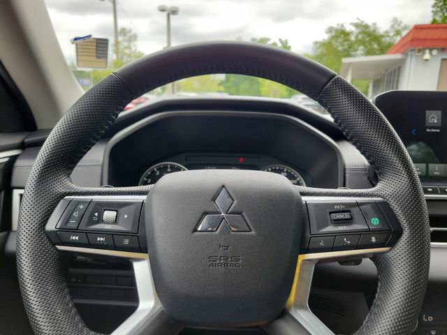 Used 2023 Mitsubishi Outlander SE FWD image 24