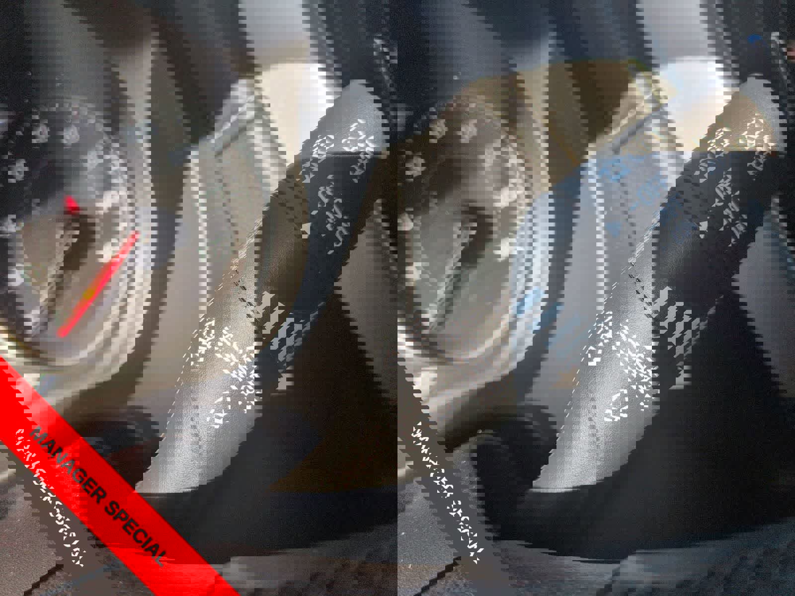 Used 2023 GMC Terrain SLT image 23