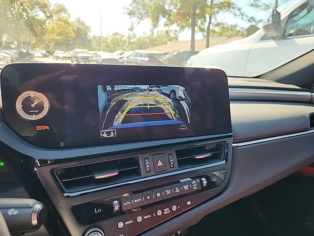 Used 2022 Lexus ES 300h F Sport image 7