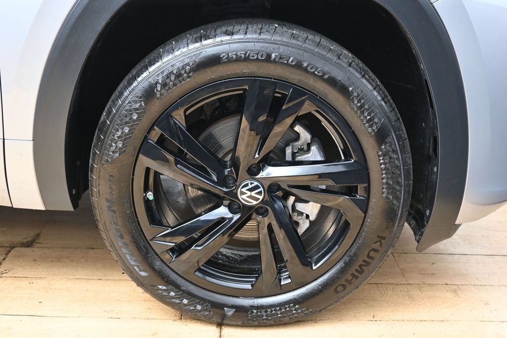 Used 2025 Volkswagen Atlas Cross Sport SEL R-Line AWD/4WD image 15