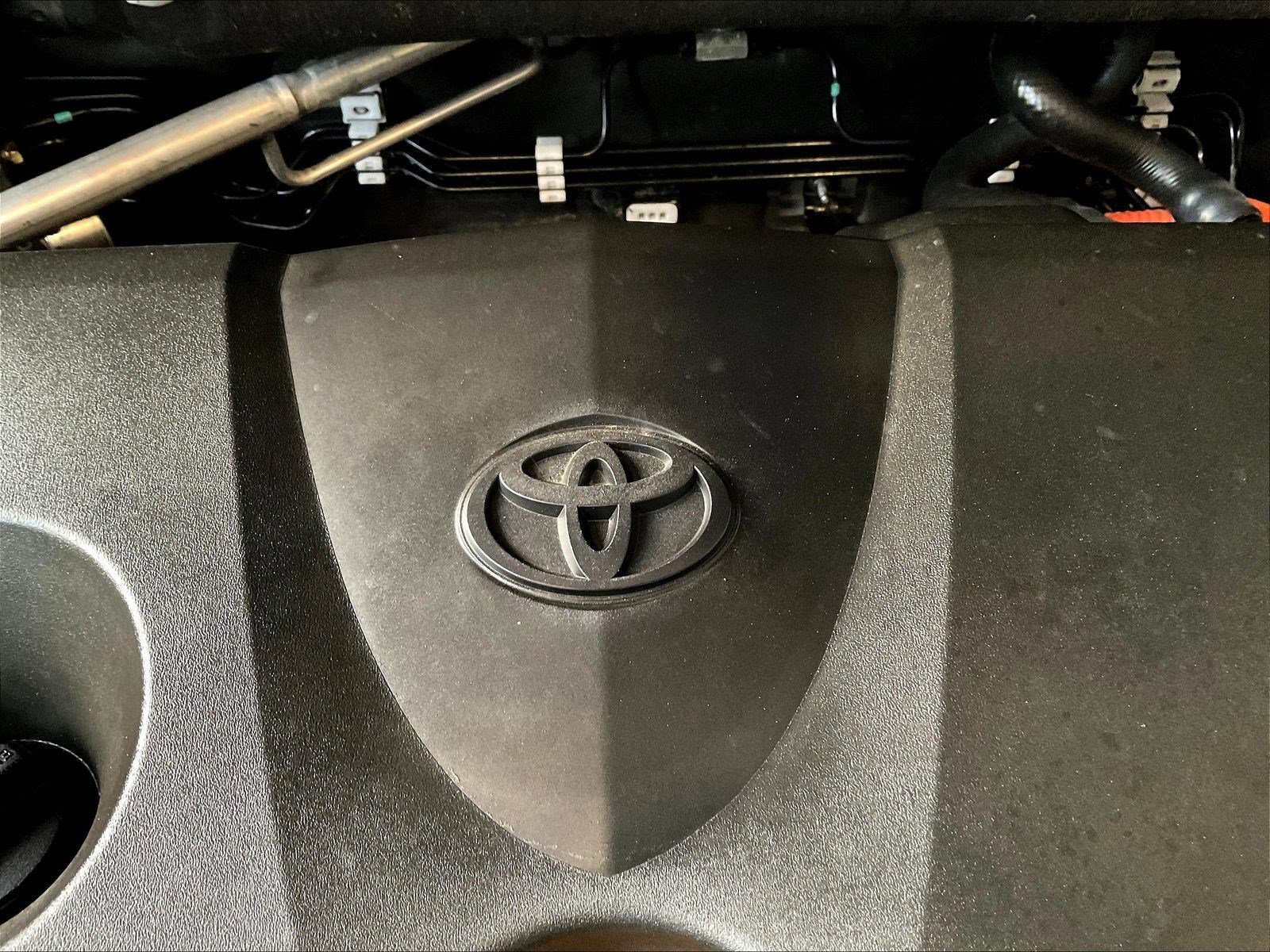 Used 2025 Toyota RAV4 XLE AWD/4WD image 31