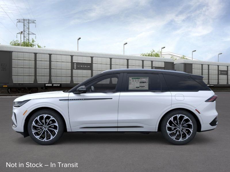 New 2026 Lincoln Nautilus Reserve image 3