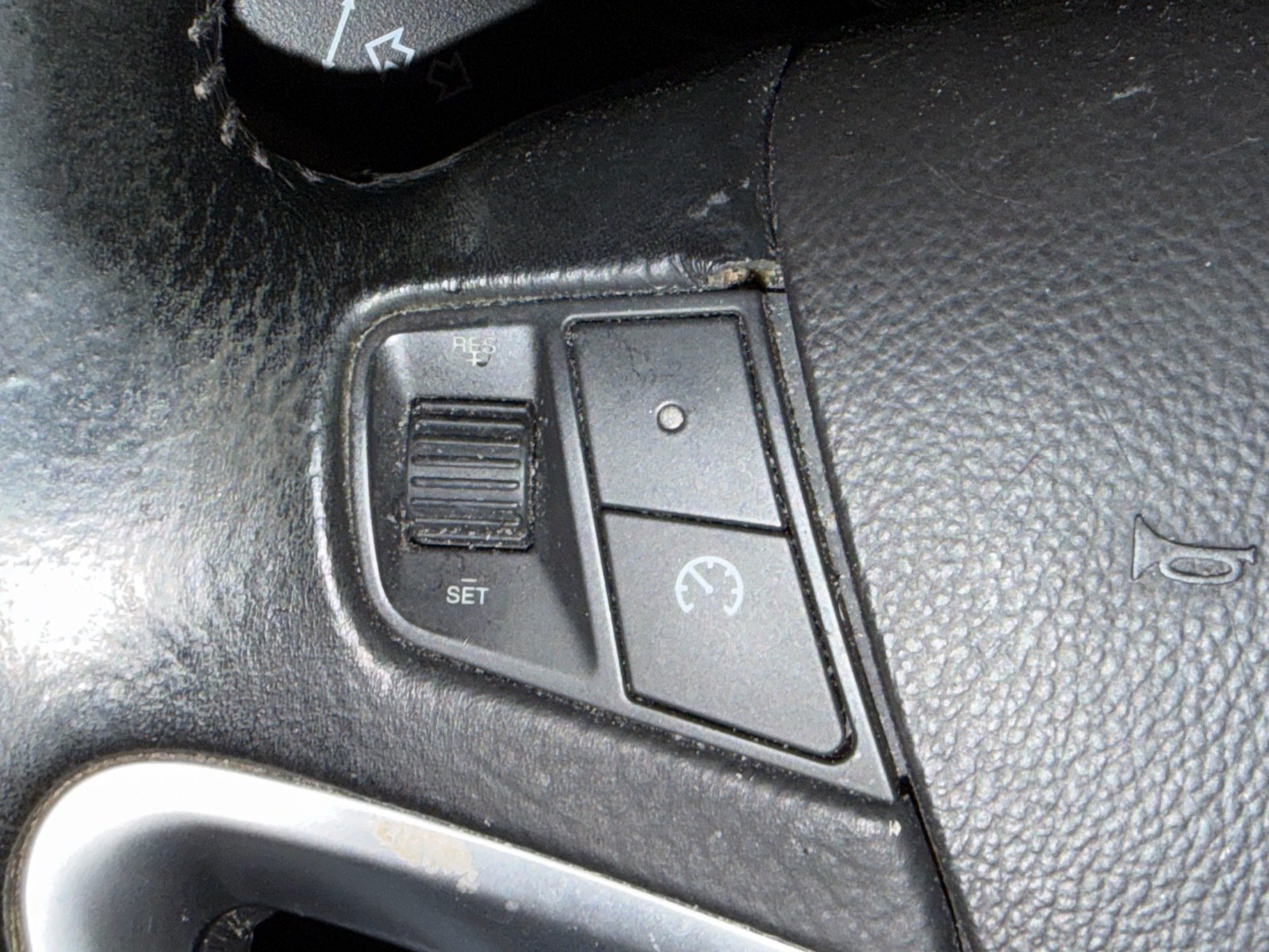 Used 2015 Chevrolet Captiva Sport LS FWD image 25