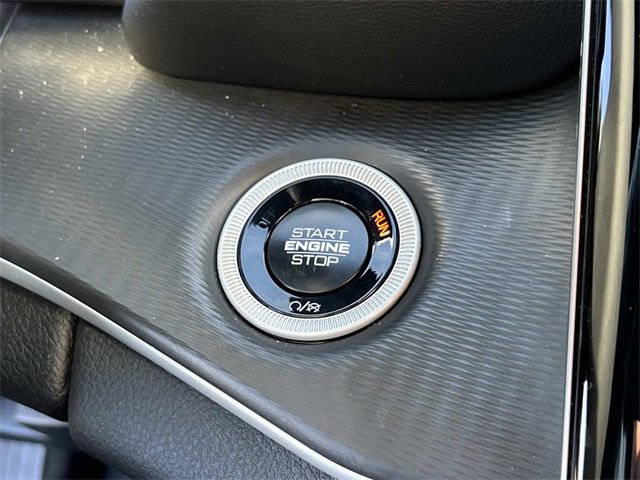 Used 2024 Jeep Grand Cherokee L Laredo w/ Luxury Tech Group I image 34