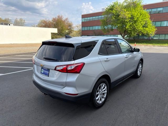 Used 2020 Chevrolet Equinox LS w/ LS Convenience Package AWD/4WD image 6