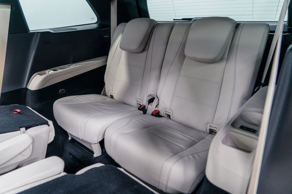 Used 2024 Mercedes-Benz GLS 450 4MATIC image 30