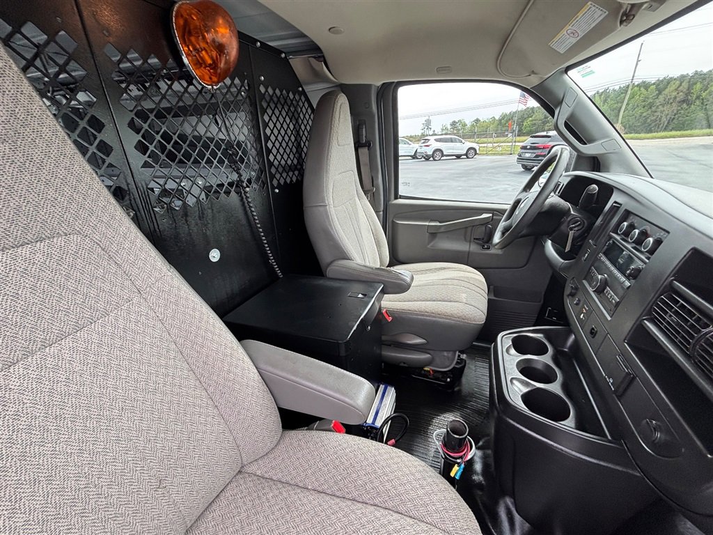 Used 2017 Chevrolet Express 2500 w/ Cold Climate Package RWD image 18
