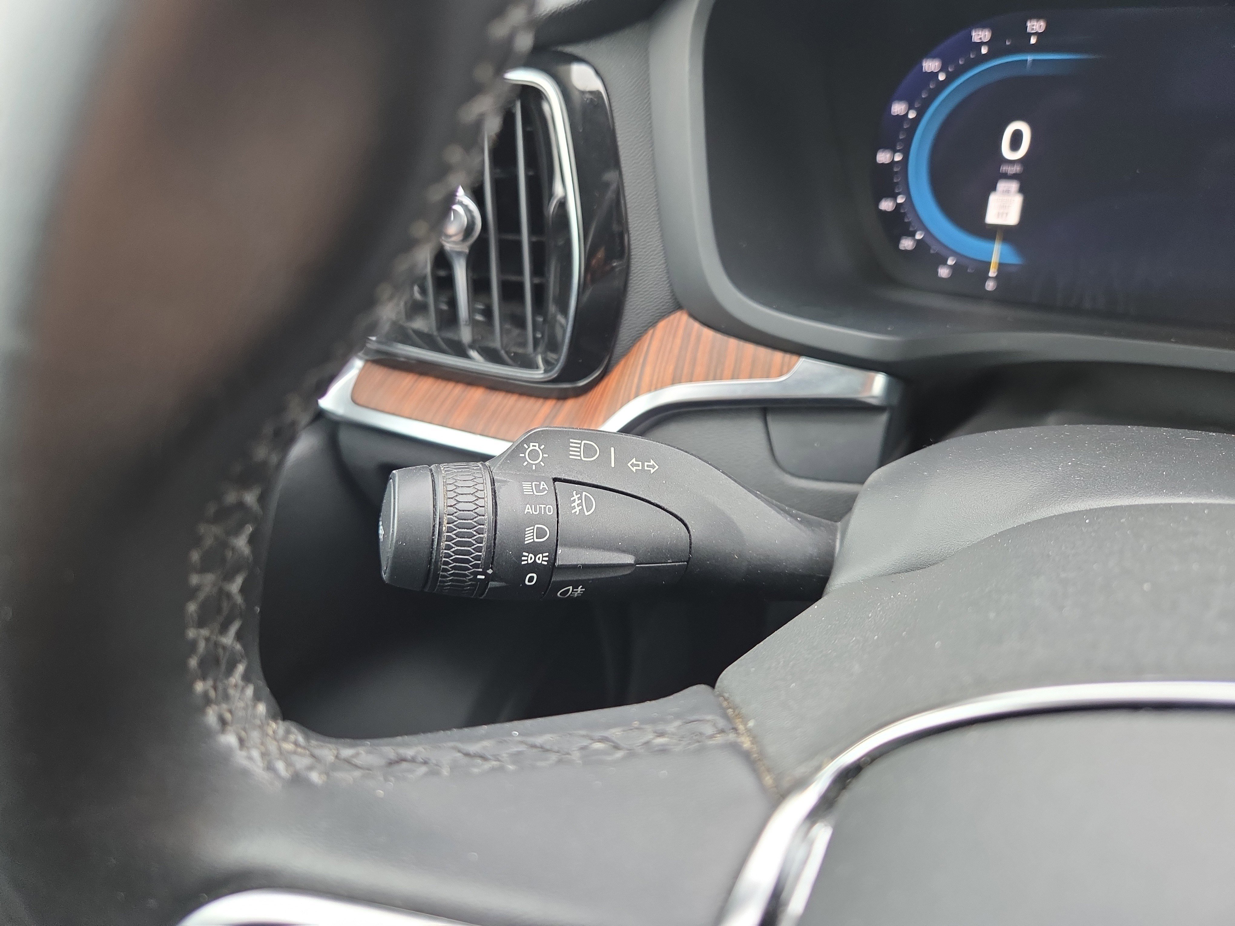 Used 2024 Volvo S60 B5 Plus w/ Climate Package image 17