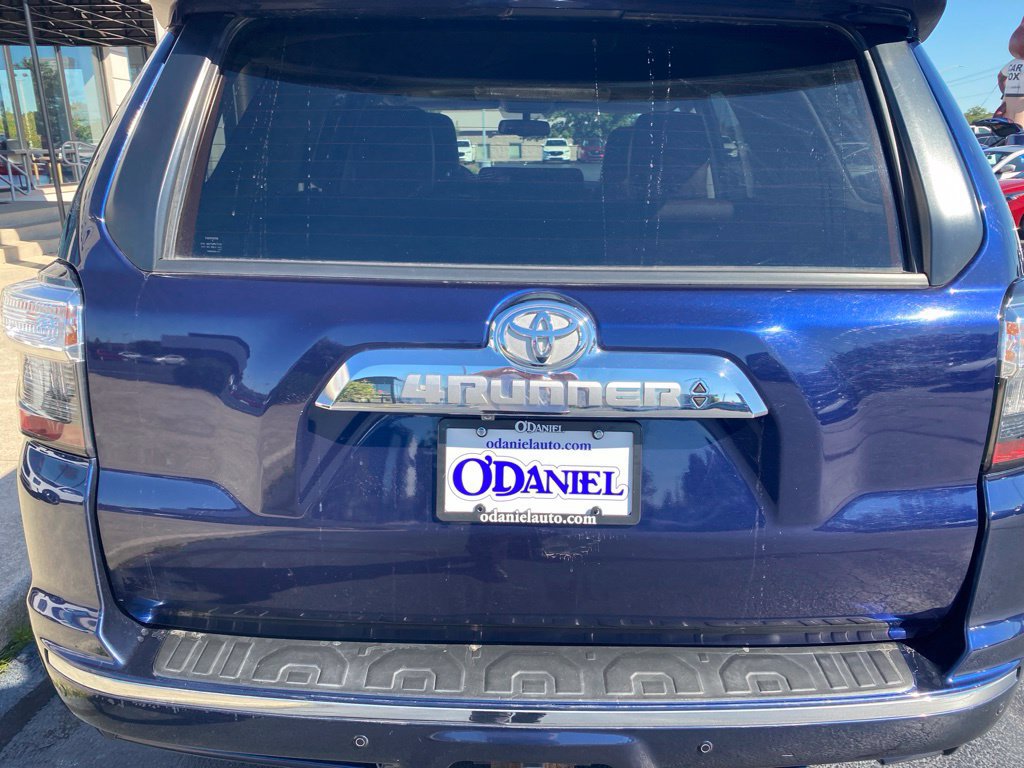 Used 2017 Toyota 4Runner Limited AWD/4WD image 5