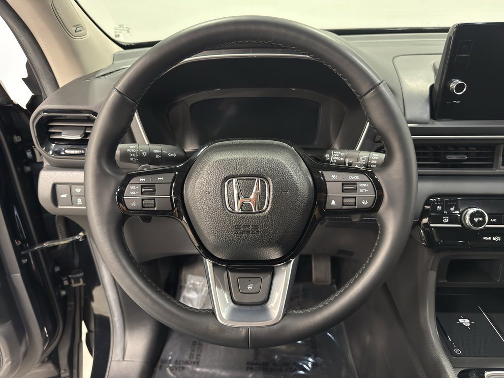 Used 2025 Honda Pilot Elite image 17