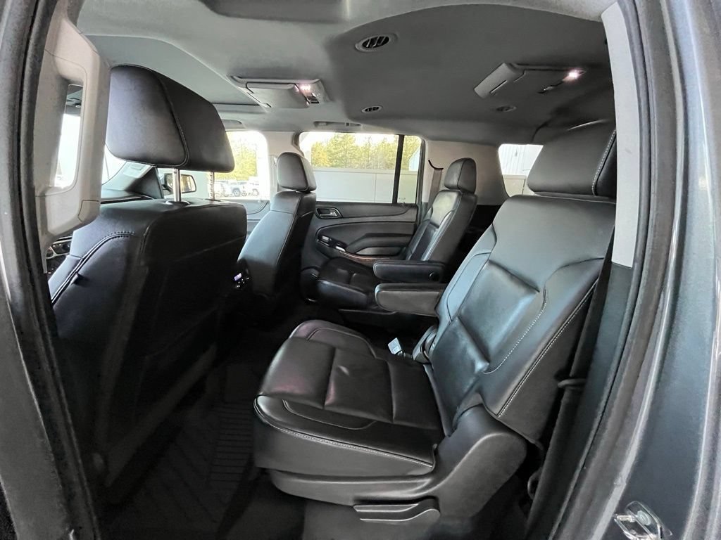 Used 2020 Chevrolet Suburban Premier AWD/4WD image 15