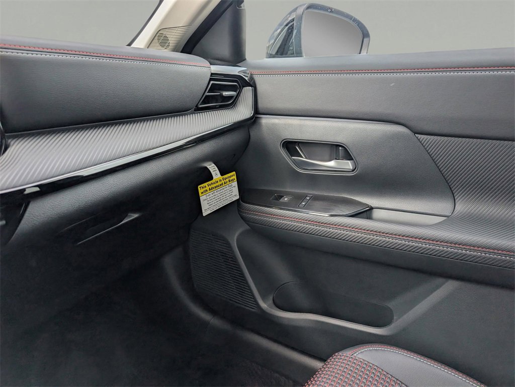 New 2026 Nissan Kicks SR image 30