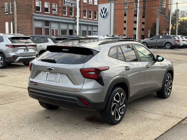 Used 2025 Chevrolet Trax RS w/ Driver Confidence Package image 5