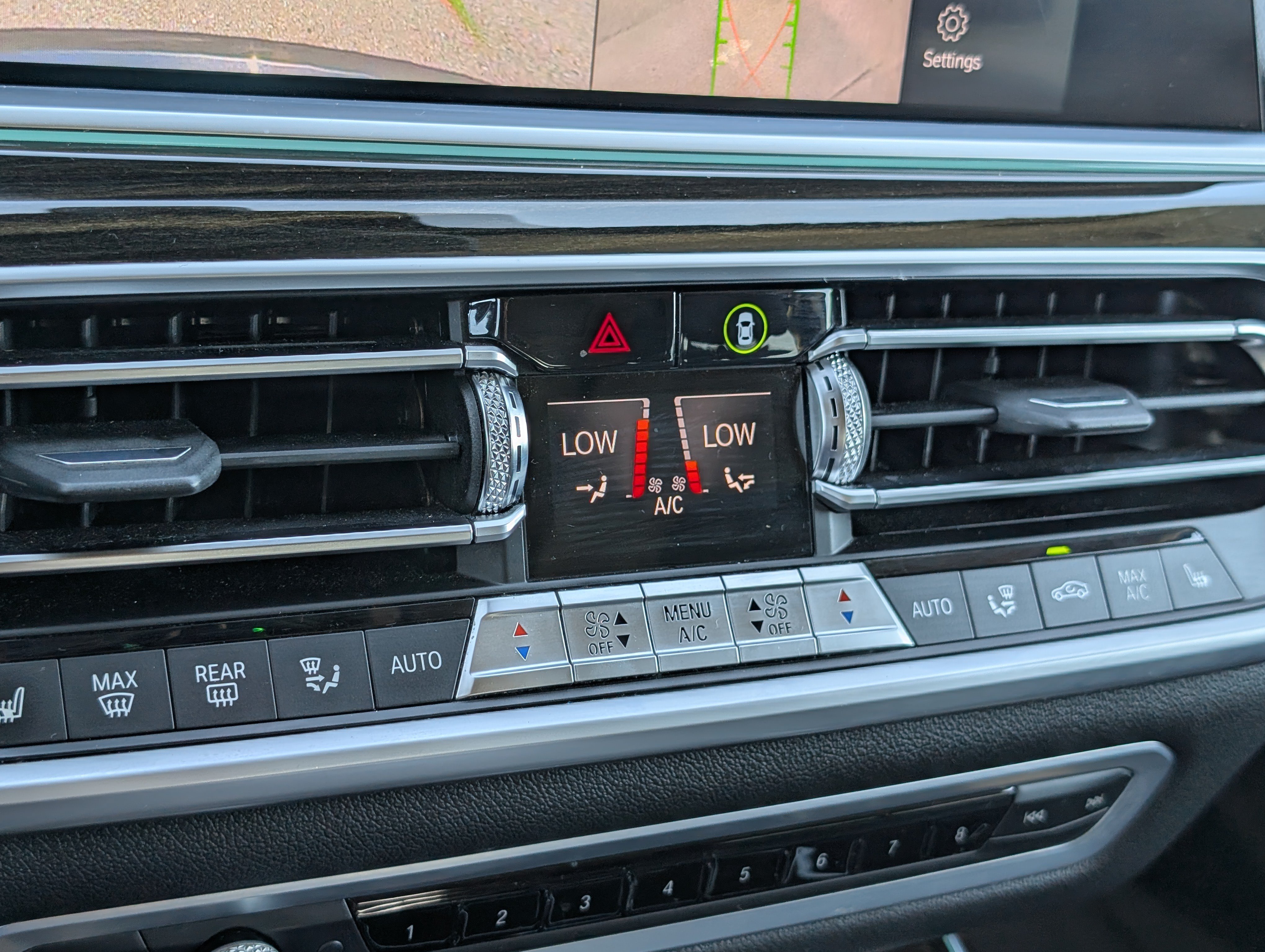 Used 2020 BMW X7 xDrive40i w/ Premium Package AWD/4WD image 24
