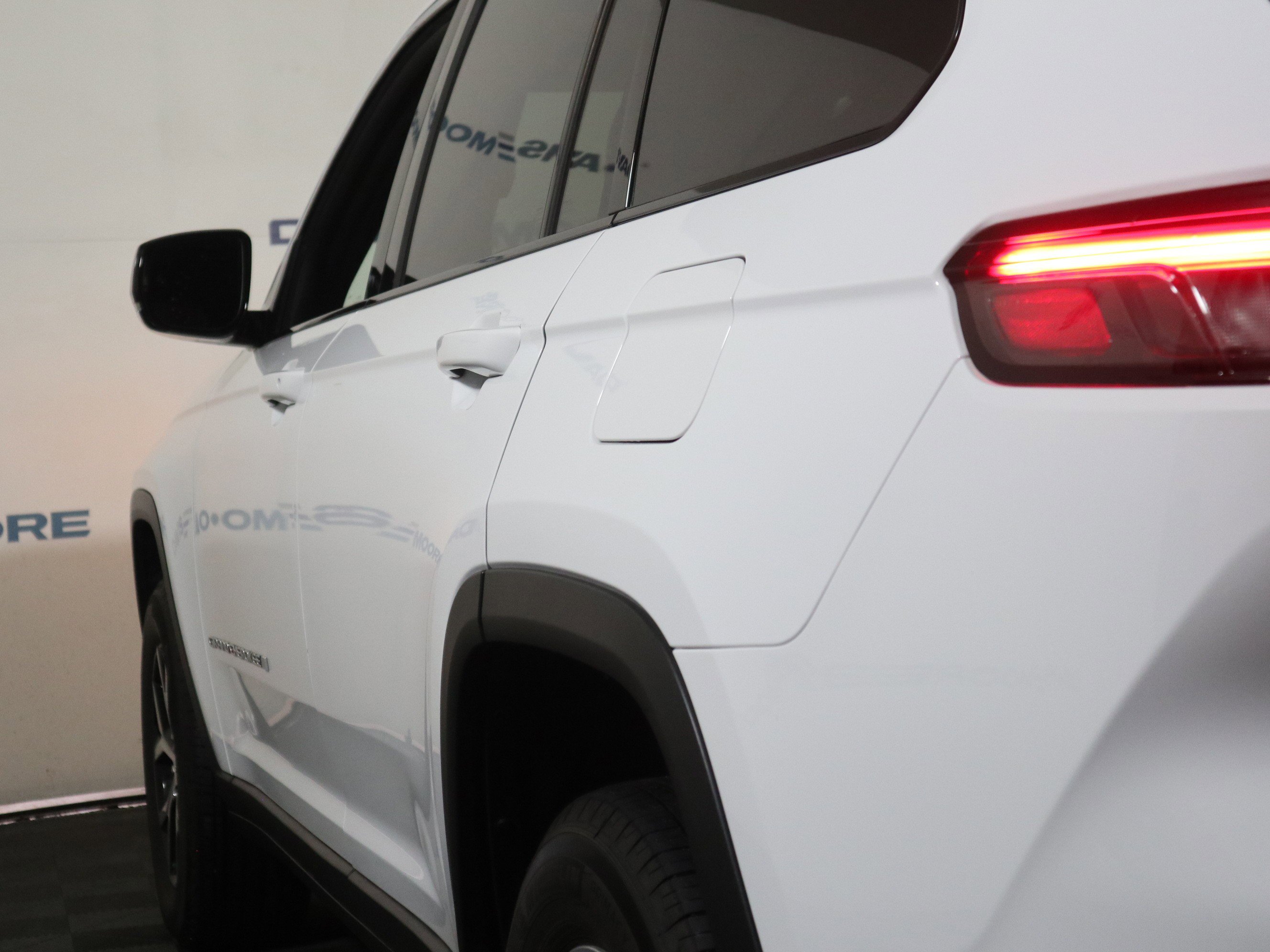 Used 2025 Jeep Grand Cherokee L Limited w/ Trailer Tow Package image 11